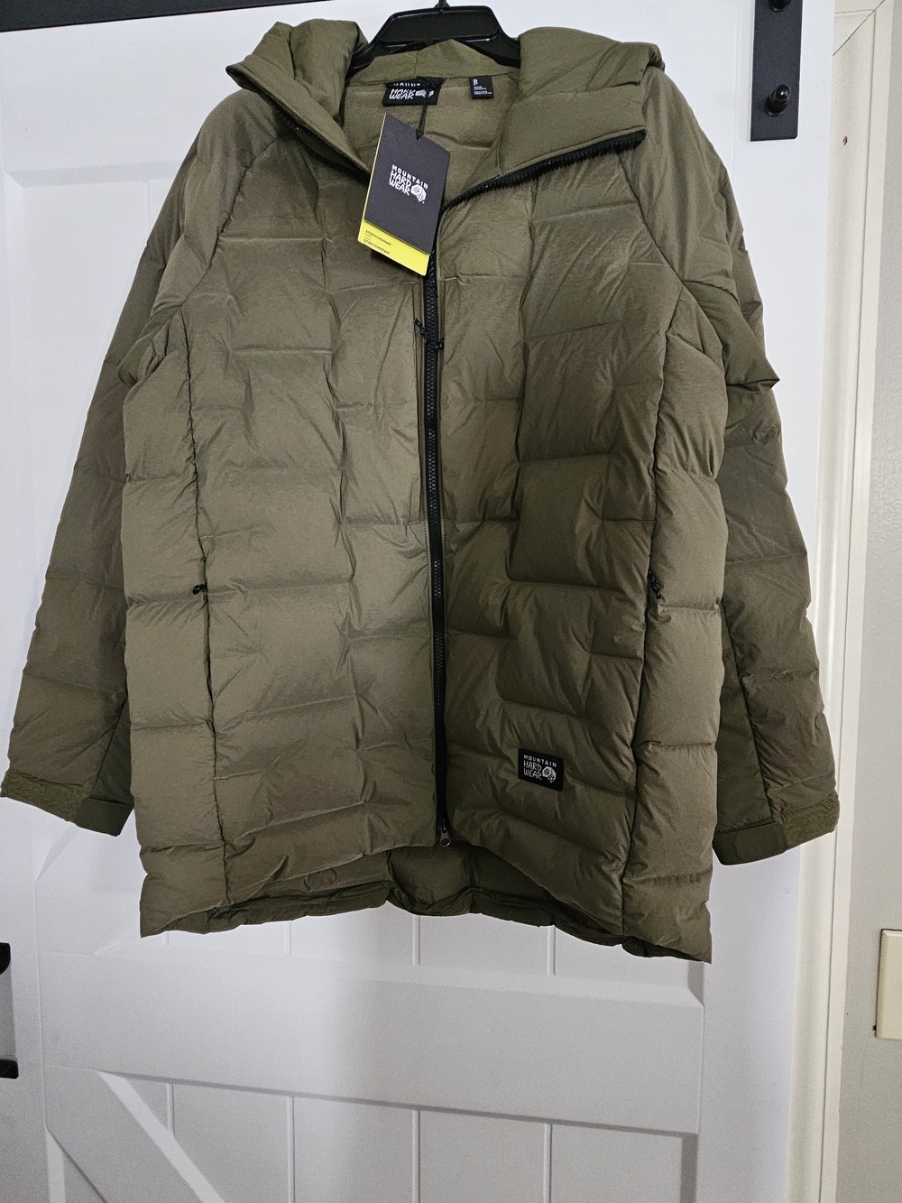 Men's Mountain Hardware Green Puffer Jacket with Hood